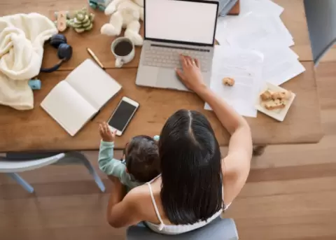Si es posible encontrar el equilibrio entre la maternidad y la parte laboral.