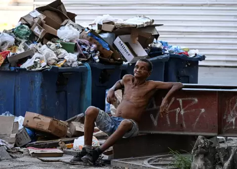 Apagones, pobreza y �xodo marcan la crisis que golpea al r�gimen cubano