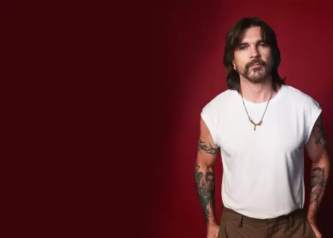 Juanes presenta �lbum conceptual 'JuanesTeban' con colaboraciones y nueva gira mundial.