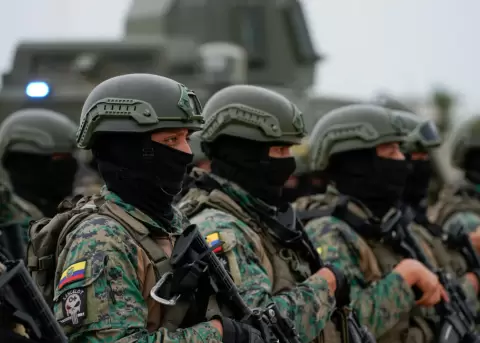 Accidente en la v�a a la Costa deja un militar fallecido y siete heridos