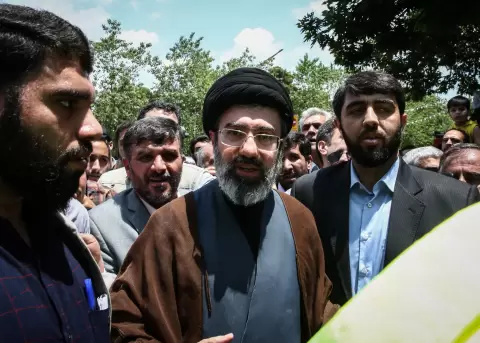 Mojtaba Jamenei asume como nuevo l�der supremo de Ir�n tras la muerte de su padre