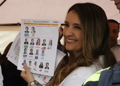 La senadora uribista Paloma Valencia gana la consulta de derecha y ser� candidata presidencial