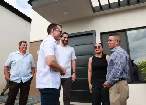 Daniel Noboa, presidente de la Rep�blica en la entrega del proyecto Miti Miti.