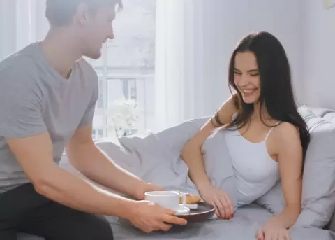 Las consecuencias de idealizar el amor.