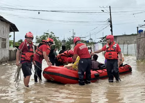 Ocho fallecidos y m�s de 40 mil afectados por el fuerte invierno en Ecuador