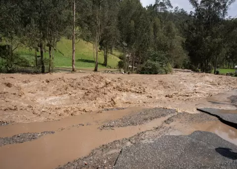 Alcalde de Cuenca solicita apoyo militar para enfrentar emergencias por lluvias