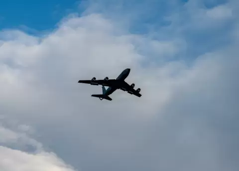 Avi�n cisterna de EE. UU. se estrella en Irak durante operaciones militares