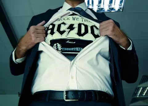 Quejas por mala organizaci�n del concierto de AC/DC en Chile.