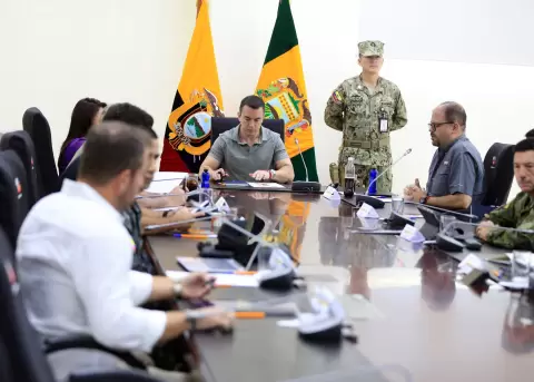 Mesa de Seguridad para evaluar los resultados del primer d�a del toque de queda.