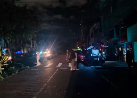 Corte de luz en el Comit� del Pueblo, en el norte de Quito, este 16 de marzo de 2026.