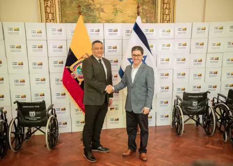 Israel entrega ayuda humanitaria a Guayas para afectados por el invierno