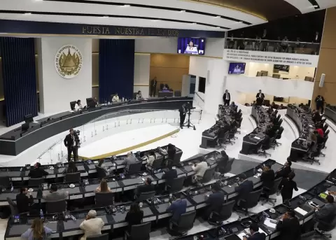 El Salvador: Congreso aprueba cadena perpetua para homicidas, violadores y terroristas