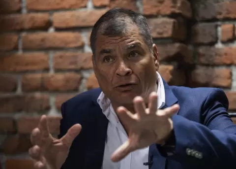 El expresidente de Ecuador, Rafael Correa, se encuentra en Uruguay realizando una serie de encuentros con dirigentes.