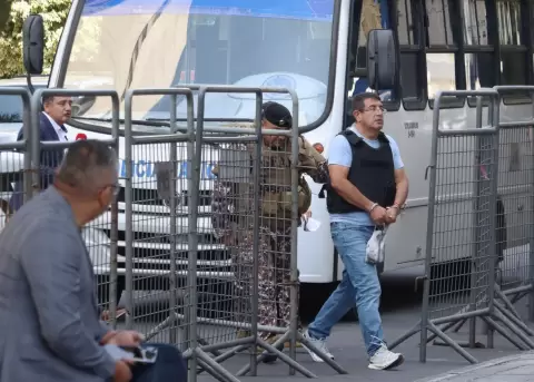 Santiago D�az Asque en su llegada a la Fiscal�a General del Estado, en Quito.