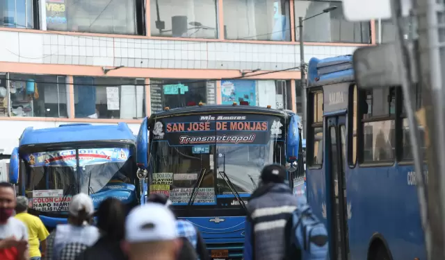 El sector transportista solicita al Municipio de Quito la revisi�n de tarifas para evitar un alza en los pasajes.
