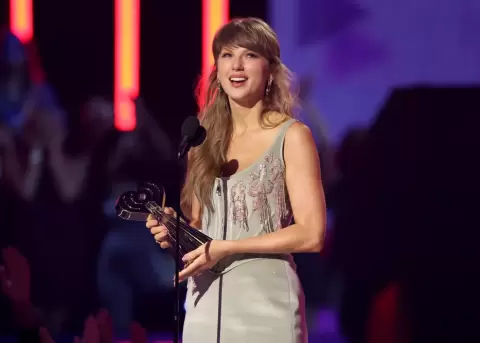 Taylor Swift se llevo siete de los nueve galardones a los que fue nominada.