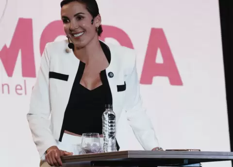 Moda con el Coraz�n: Cuando el estilo se convierte en esperanza y prevenci�n de vida.