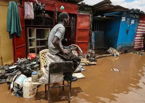Lluvias intensas dejan m�s de 100 fallecidos y miles de desplazados en Kenia