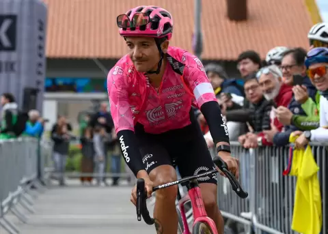 Richard Carapaz entra al top 10 tras destacada actuaci�n en la Vuelta a Catalunya