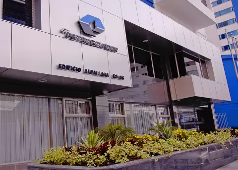 Crisis en Petroecuador se agrava por inestabilidad gerencial y fallas operativas.