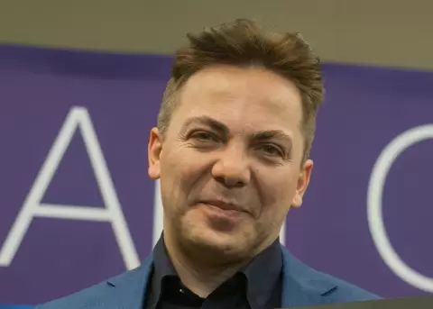 Cristian Castro est� pr�ximo a terminar el colegio y quiere estudiar la universidad.