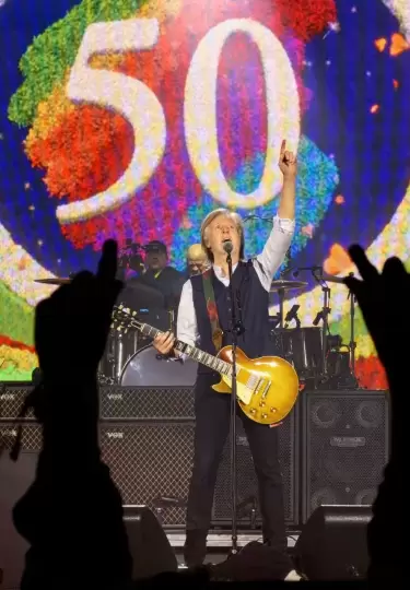 Paul McCartney ofrece un concierto en el aniversario n�mero 50 de Apple.