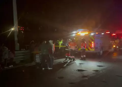 Dos personas murieron y otras 18 resultaron heridas en un accidente de tr�nsito en Colta, Chimborazo.