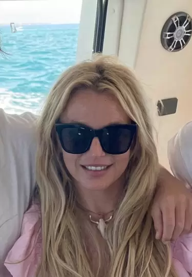 El hijo de Britney Spears habla sobre las teor�as de que su madre fue "clonada".