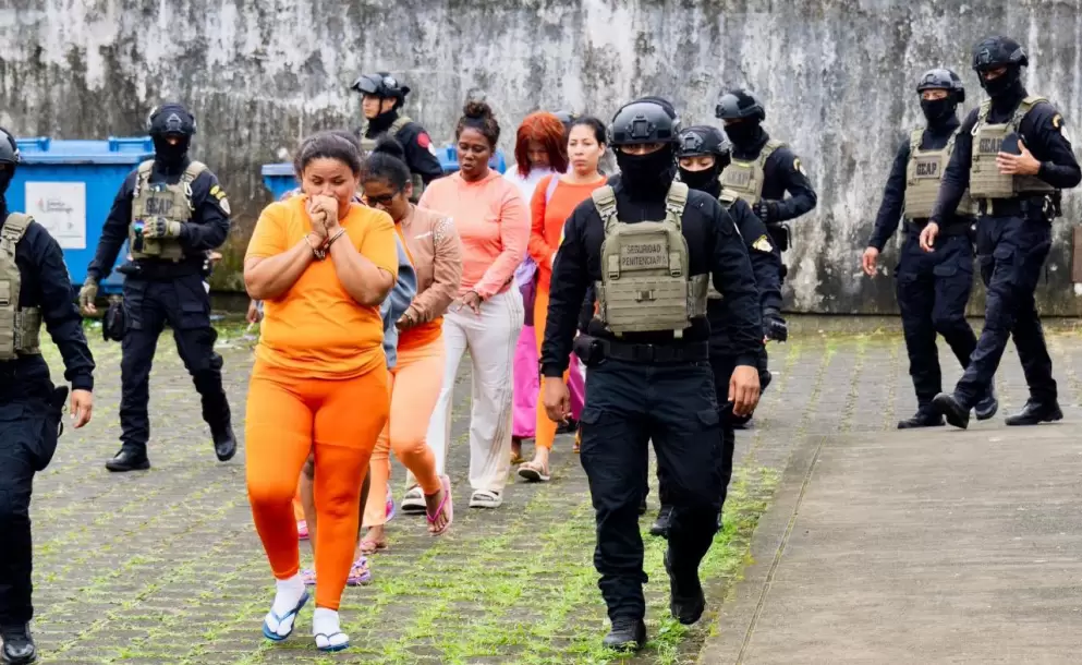 Traslado de 61 reclusas peligrosas a La Roca desde nueve c�rceles