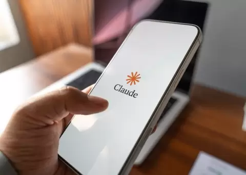 Claude es una herramienta que te permite automatizar informaci�n.