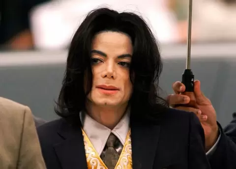 Un documental de la BBC ha retomado las acusaciones de abuso sexual infantil presentadas en 1993 contra Michael Jackson.