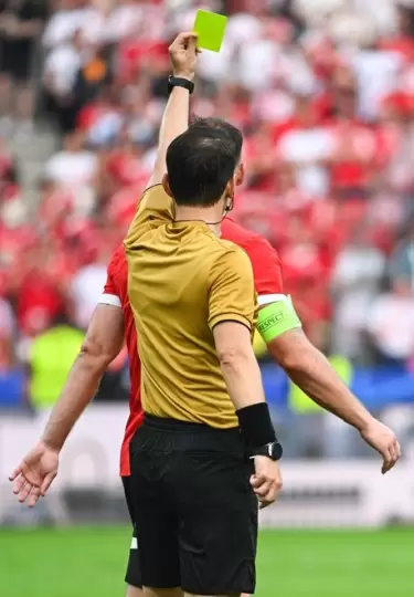 La FIFA ya tiene a los jueces que pitar�n en el Mundial.