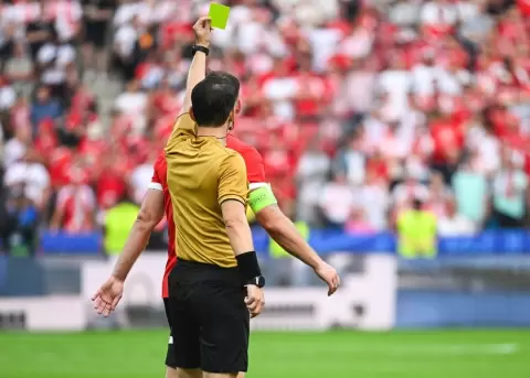 La FIFA ya tiene a los jueces que pitar�n en el Mundial.