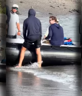 Mark Zuckerberg Gal�pagos superyate vacaciones Ecuador visita archipi�lago lujo tecnolog�a.