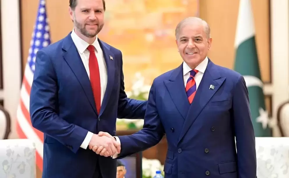 Sharif recibe a Vance tras reunirse por separado con la delegaci�n de Ir�n