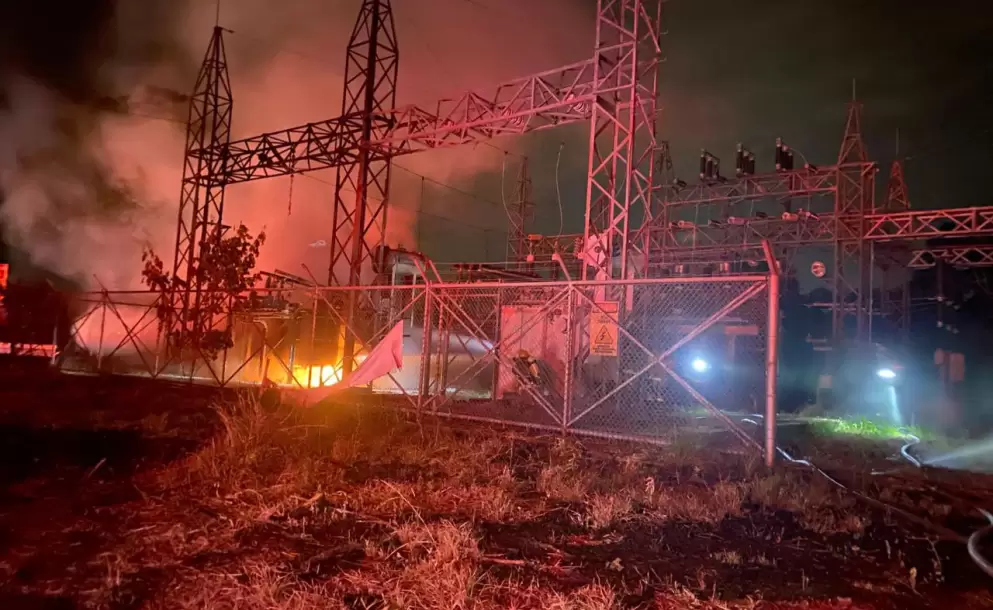 Incendio en una subestaci�n el�ctrica de la v�a a la Costa caus� cortes de luz en Santa Elena