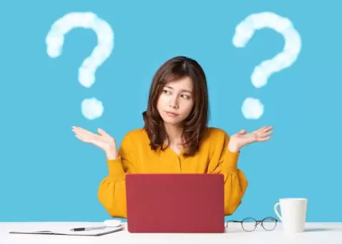 La mente completa vac�os con sus propias heridas del pasado.