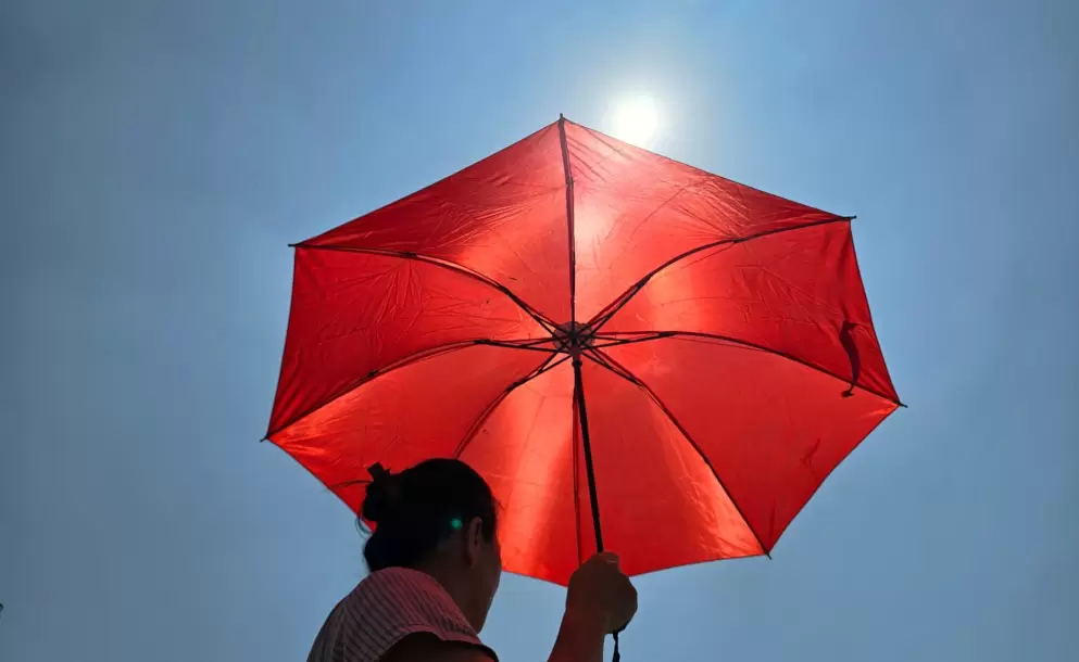 Altas temperaturas en la Costa continuar�n hasta el 20 de abril