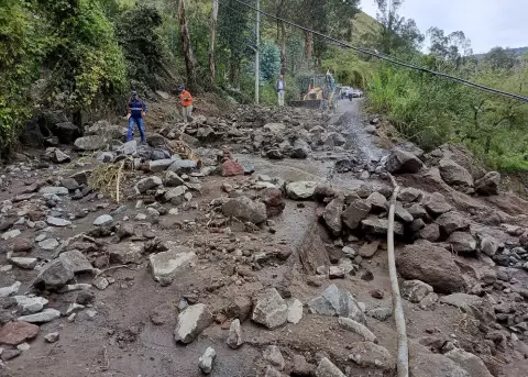 La fuerte lluvia de este jueves en la noche produjo afectaciones en carreteras, cultivos, viviendas e incluso cobr� la vida de una persona de 54 a�os