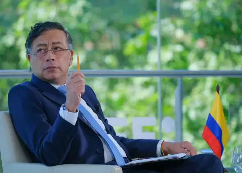 Gustavo Petro rechaza se�alamientos sobre supuestos v�nculos con "Fito"