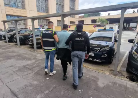 Detenci�n en Espa�a de alias "Pipo", l�der de la organizaci�n criminal Los Lobos.