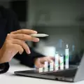 Plan financiero de 12 meses para emprendedores reales