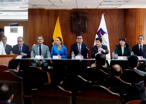 Corte Constitucional da luz verde a refer�ndum sobre autoridades de control