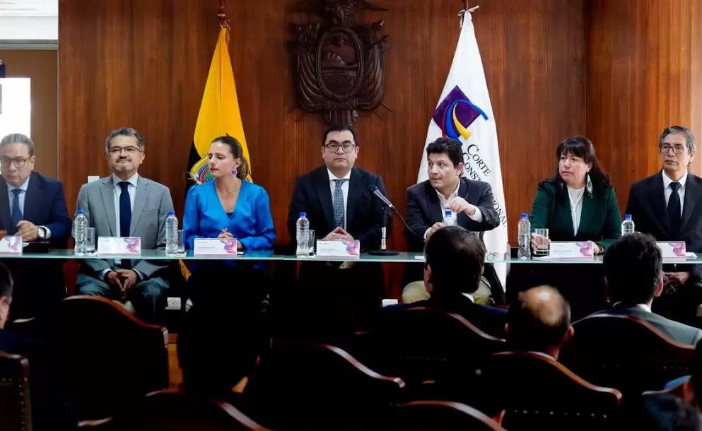 Corte Constitucional da luz verde a refer�ndum sobre autoridades de control