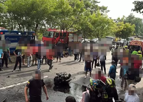 Accidente de tr�nsito en el km 44 de la v�a a la Costa, sector El Cristal, en Guayaquil, este 23 de abril de 2026.
