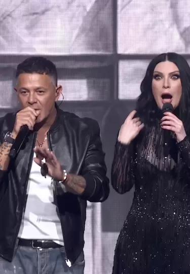 Una sorpresa a Laura Pausini.