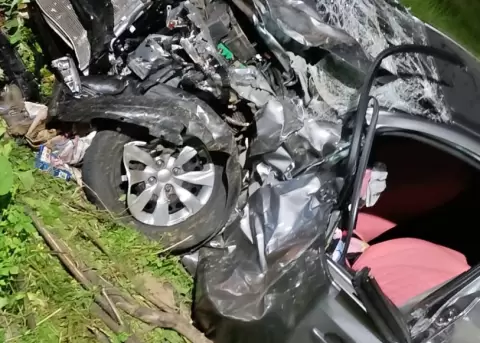 Choque en Las Guaijas, Manab�, dej� un fallecido y cinco heridos, la noche del 26 de abril de 2026.