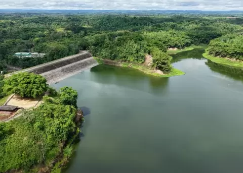 La presa Daule Peripa, que abastece de agua a la hidroel�ctrica Marcel Laniado de Wind.