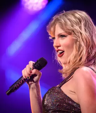 Taylor Swift disfruta de su vida de casada.