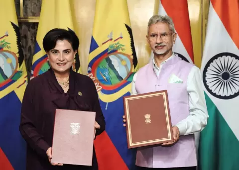 Gabriela Sommerfeld, canciller de Ecuador, y Subrahmanyam Jaishankar, ministro de Asuntos Exteriores de India.